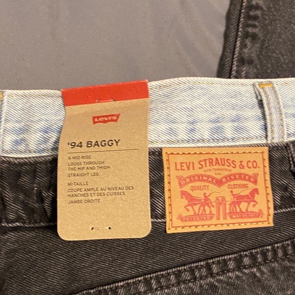 Levi's Charcoal Baggy Jeans - Picture 2 of 6